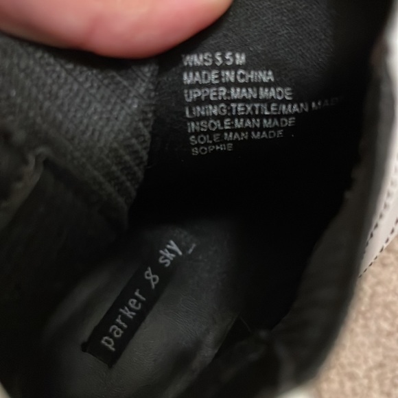 White boots - Picture 4 of 4